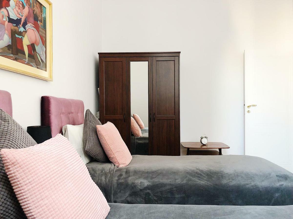 Tcf Home - Big Apartment With Free Garage คราคูฟ ภายนอก รูปภาพ